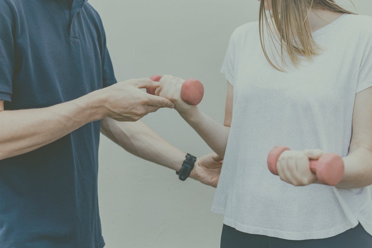 A guided strength-training exercise during a kinesiology session